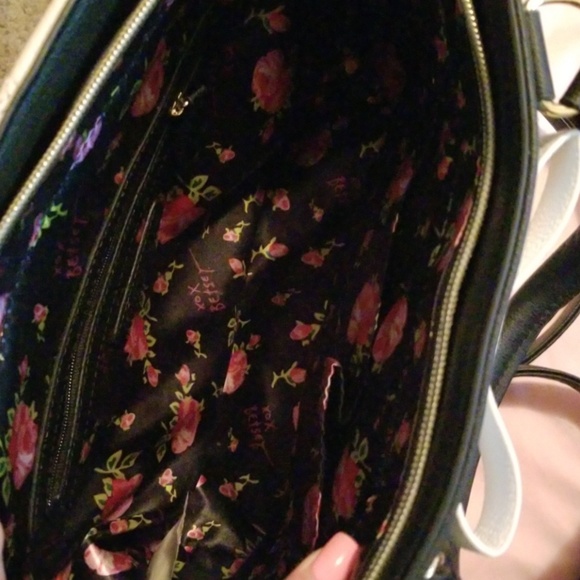 Purse - Picture 2 of 2